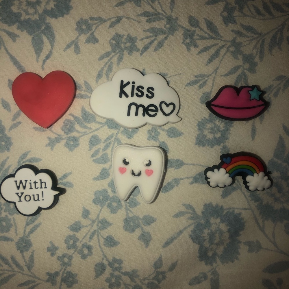 Cute Croc JIBBITZ flirty love charms